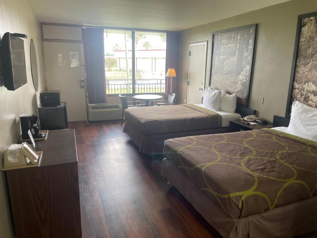 Super 8 By Wyndham Valdosta Mall Bagian luar foto